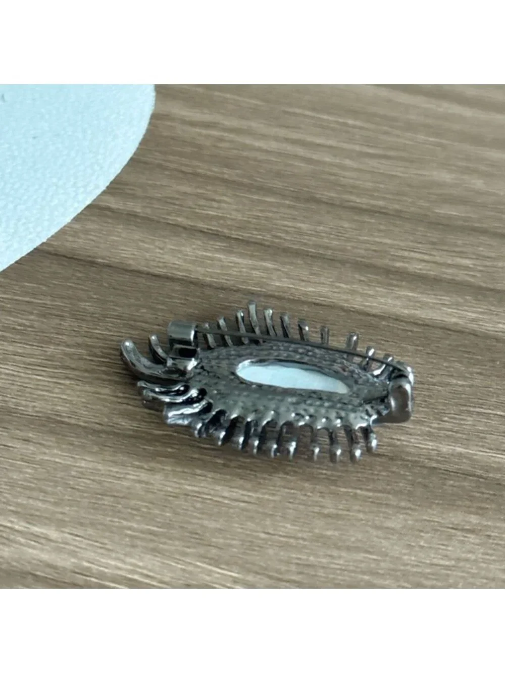 Eye Brooch Q616